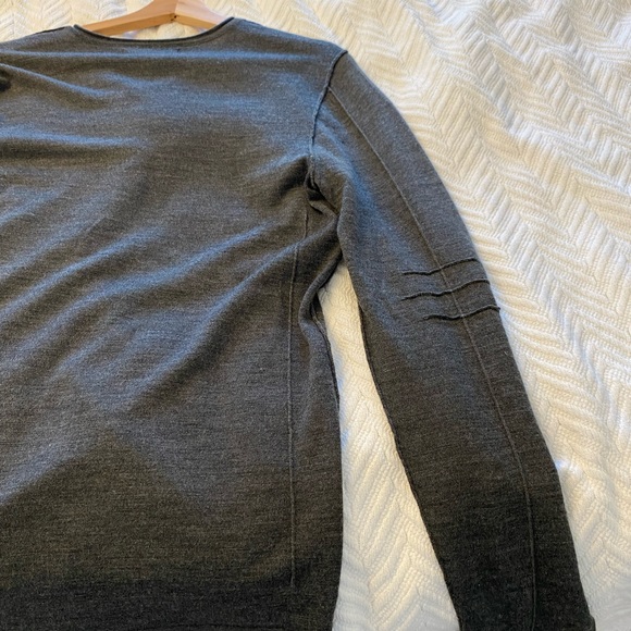 Men’s lightweight John Varvatos sweater shirt - Picture 3 of 4